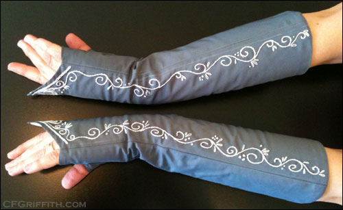 18th century embroidered mitts